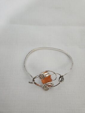 Handcrafted Silver Wire Bracelet with Honey Amber Stone